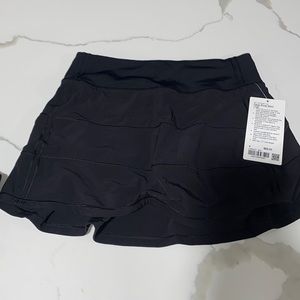 Womens lululemon skirt brand new!